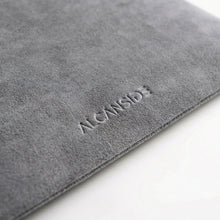 Alcantara Pouch - Nardo Gray