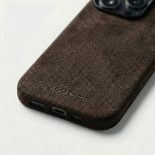 iPhone 16 Pro - Alcantara Case - Chocolate Brown